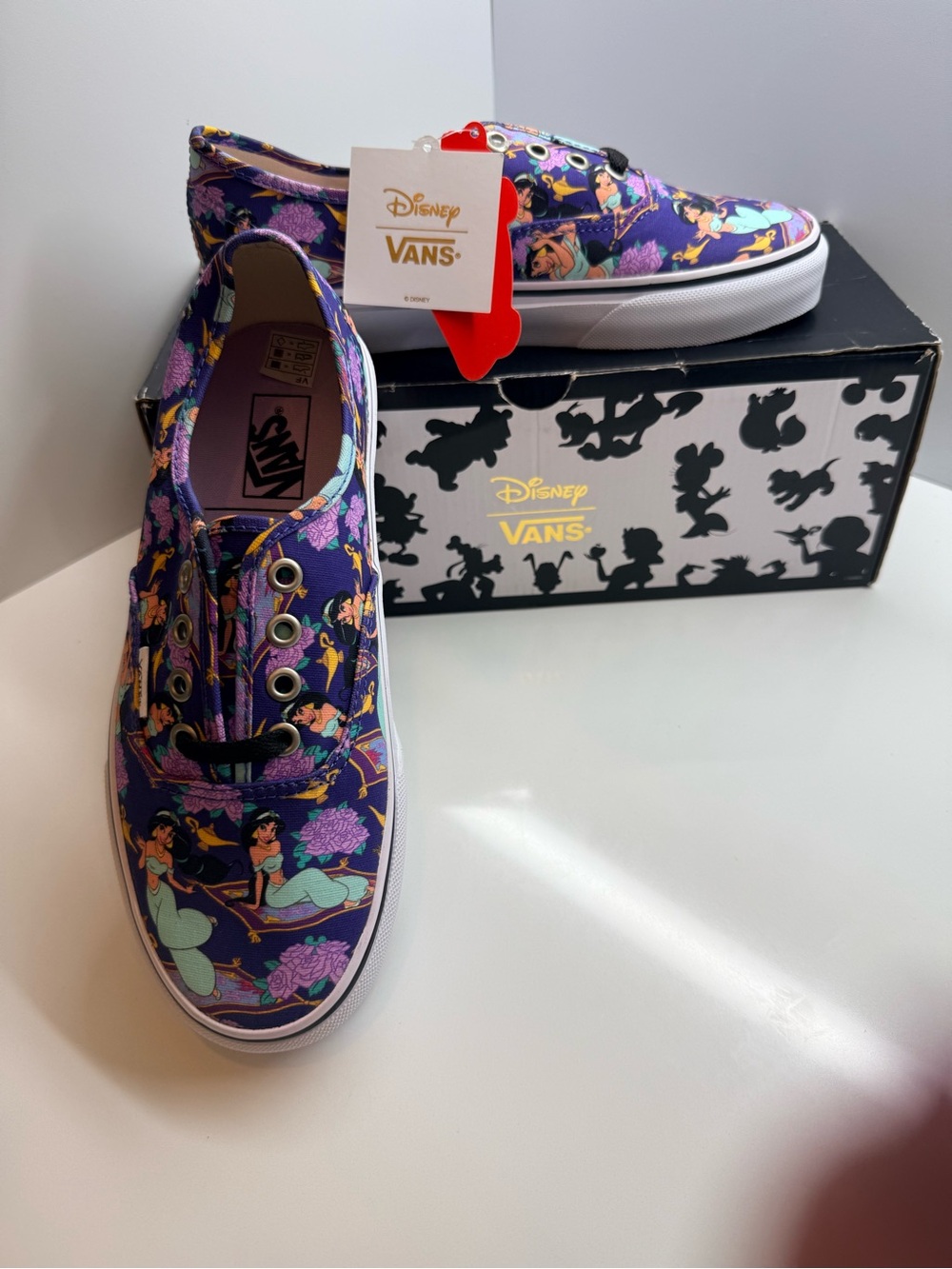 Vans Authentic x Disney “Princess Jasmine” Limited Edition (2015) — Women’s 7